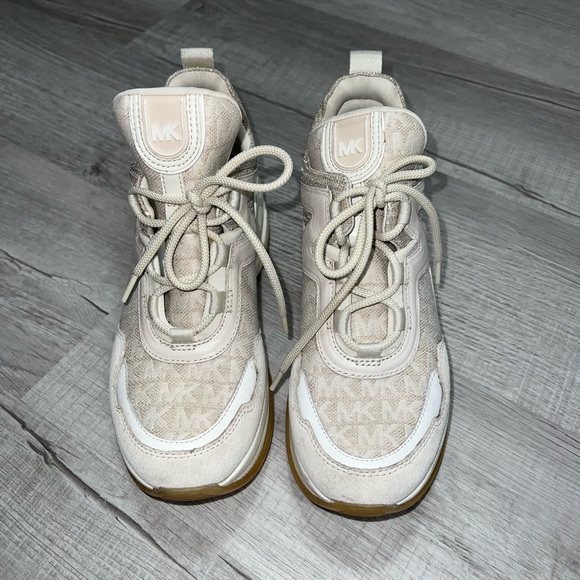 Michael Kors Olympia trainers - Picture 2 of 6